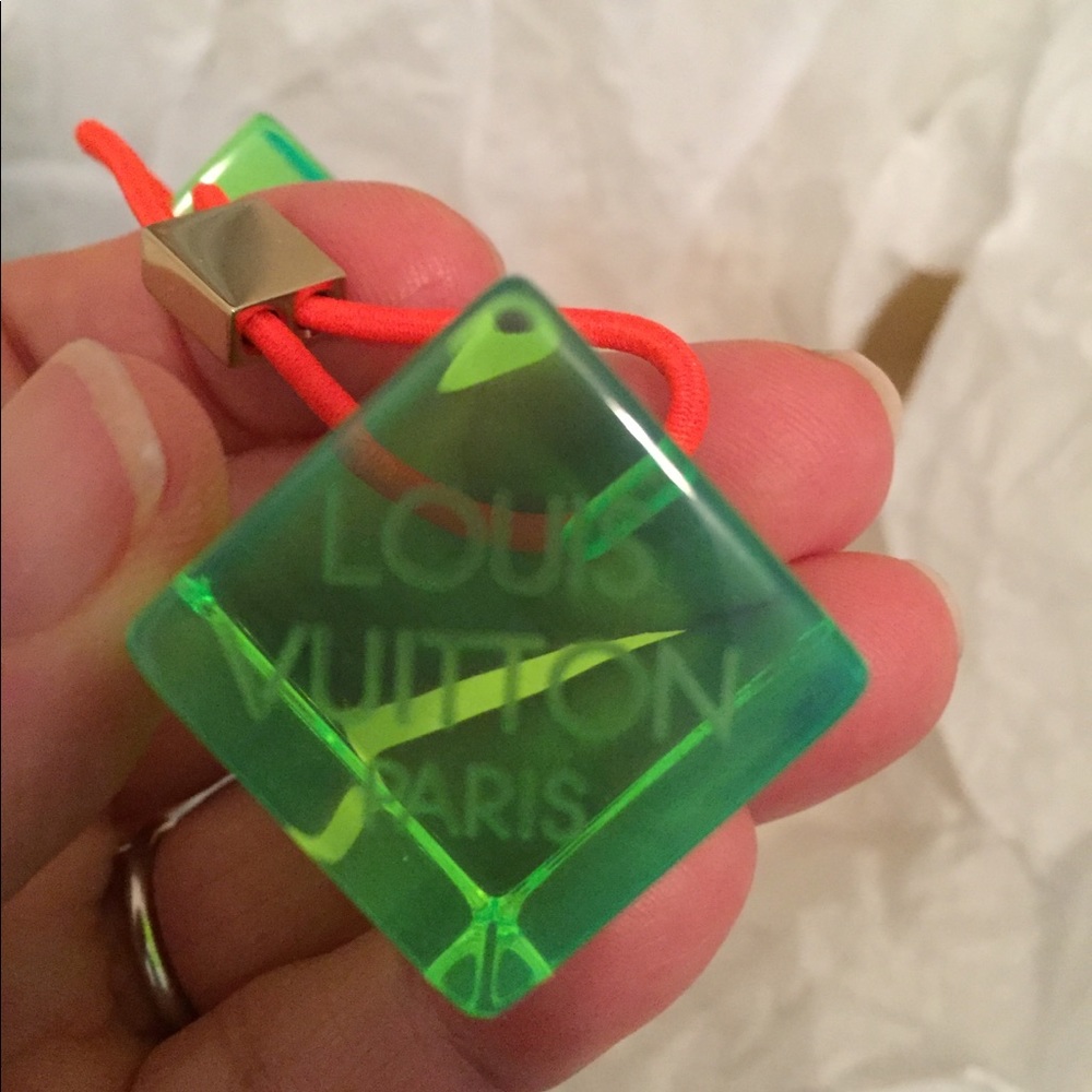 Louis Vuitton hair cubes new, never used